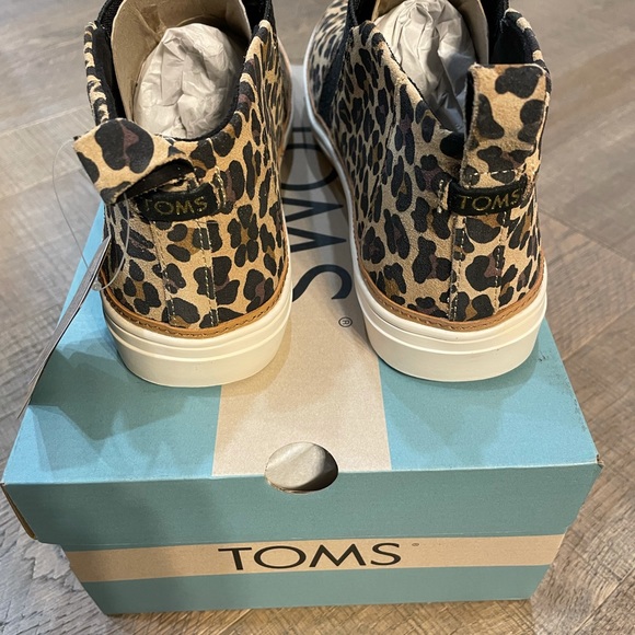 Toms Women’s Animal Print Sneaker - Picture 2 of 3